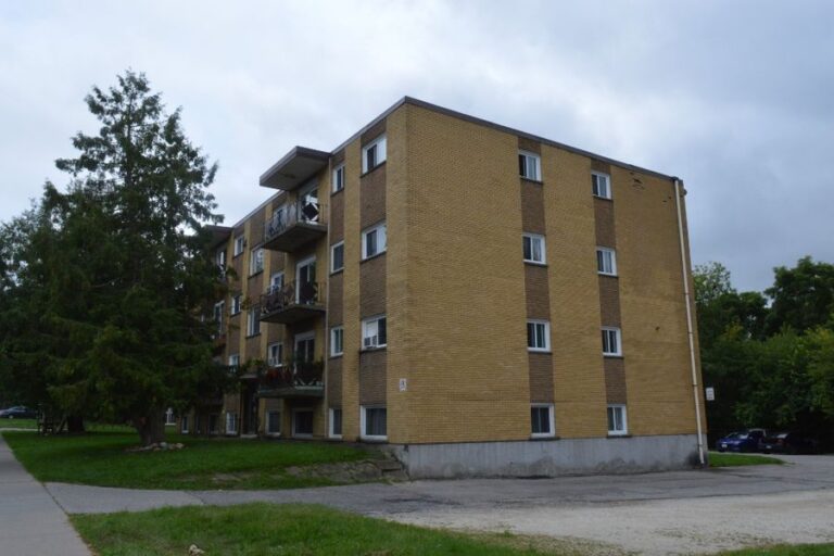 15-unit apartment building sold on Hamilton Street, Cambridge