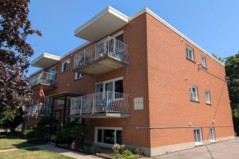 9-unit apartment building sold on Beck Street, Cambridge