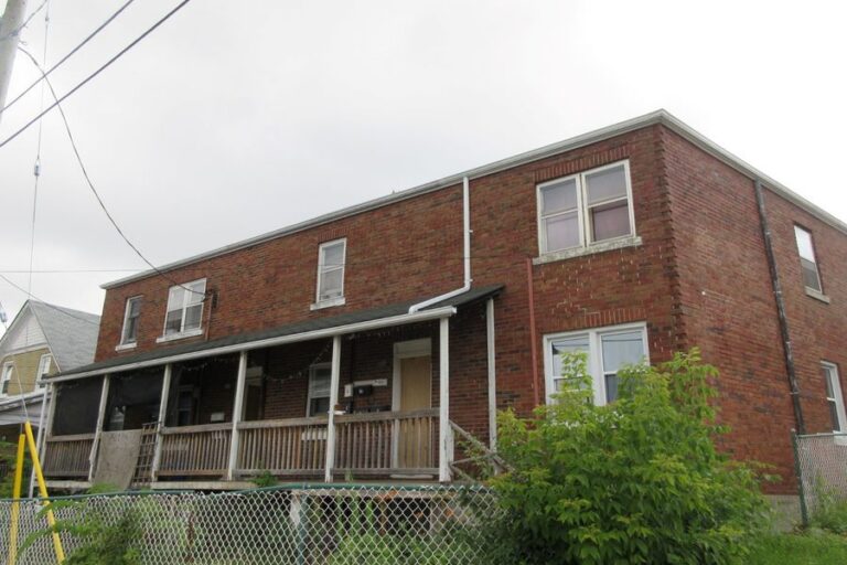 10-unit apartment building sold on Madison Avenue South, Kitchener