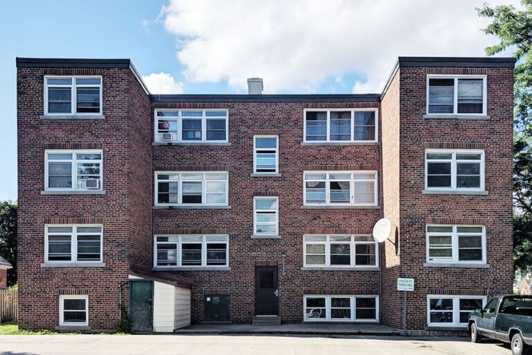15-unit apartment building sold on Chapel, Kitchener