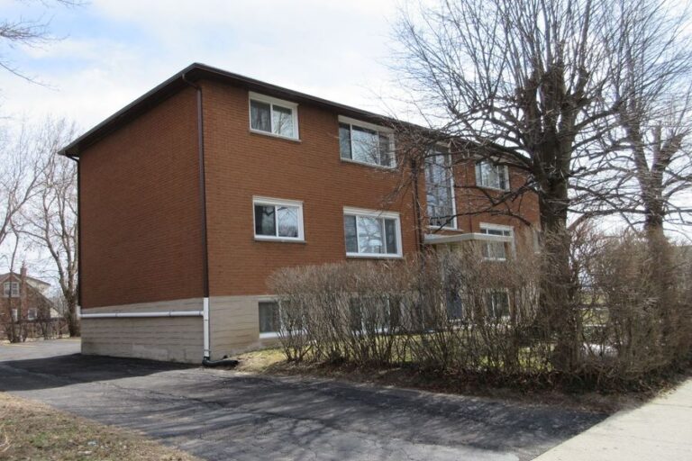 6-unit apartment building sold on Bond Street, Kitchener
