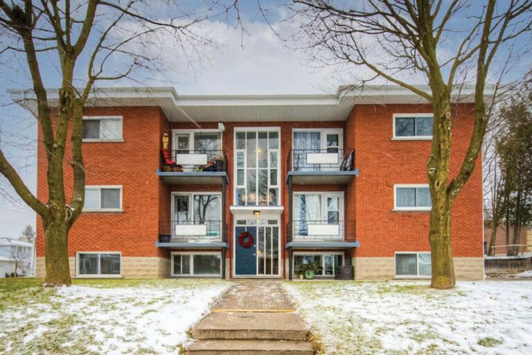 6-unit apartment building sold on Doon Road, Kitchener