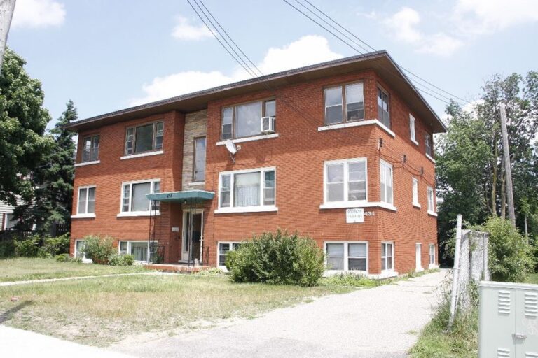 6-unit apartment building sold on Lancaster Street, Kitchener