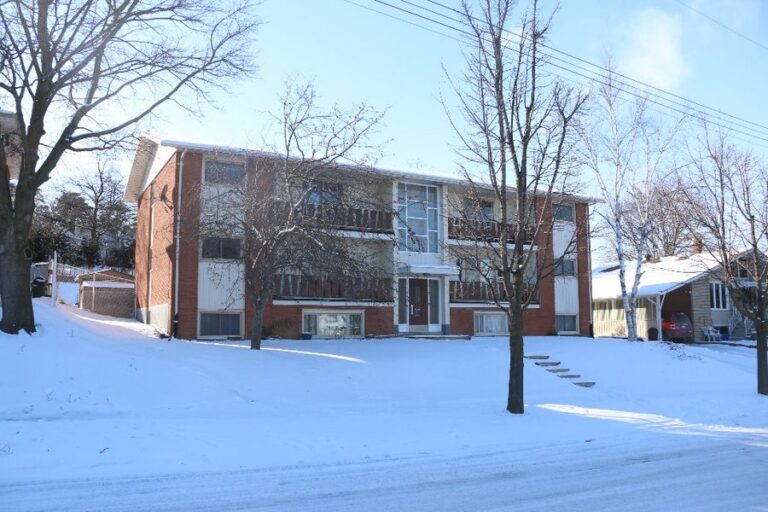 6-unit apartment building sold on Yager Avenue, Kitchener